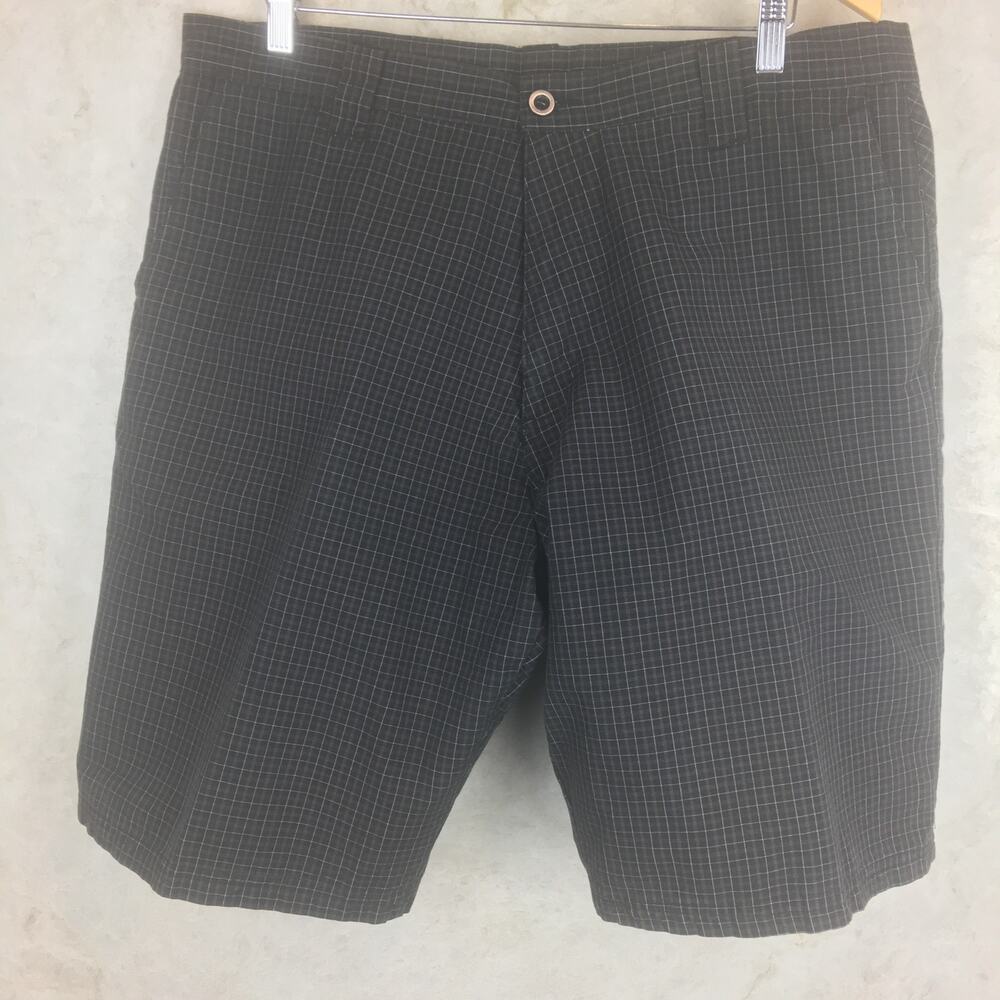 Burnside Black Gray Red Plaid Hybrid Shorts Men's Size 38